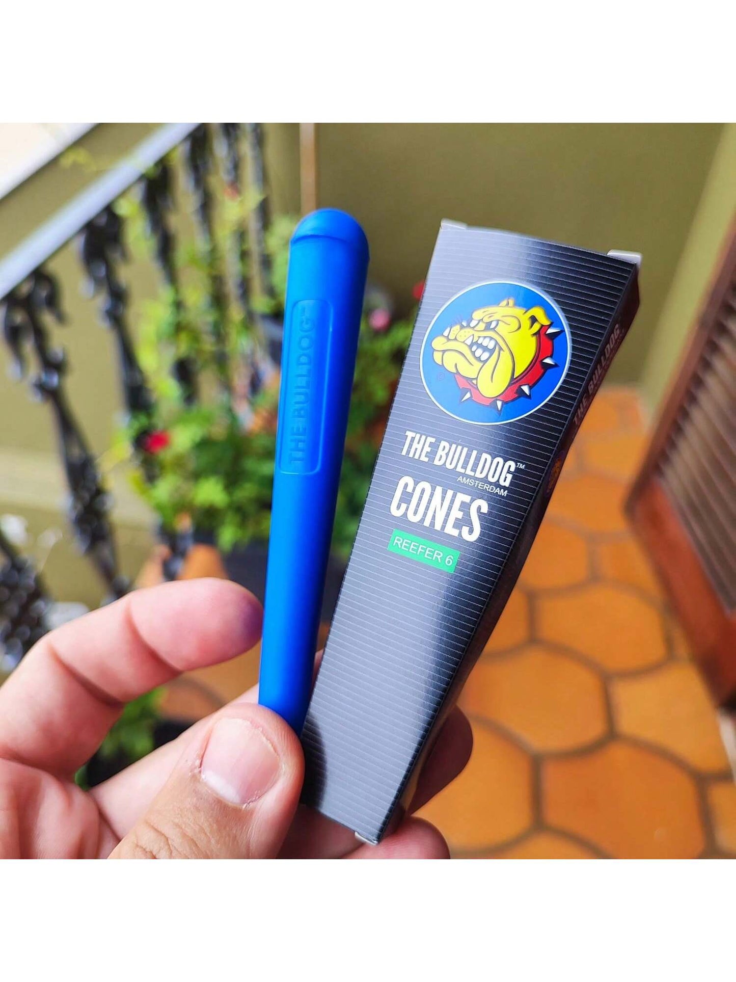 Papel para Cigarros Kit The Bulldog com Sedas Piteiras Abrasador e Bandeja