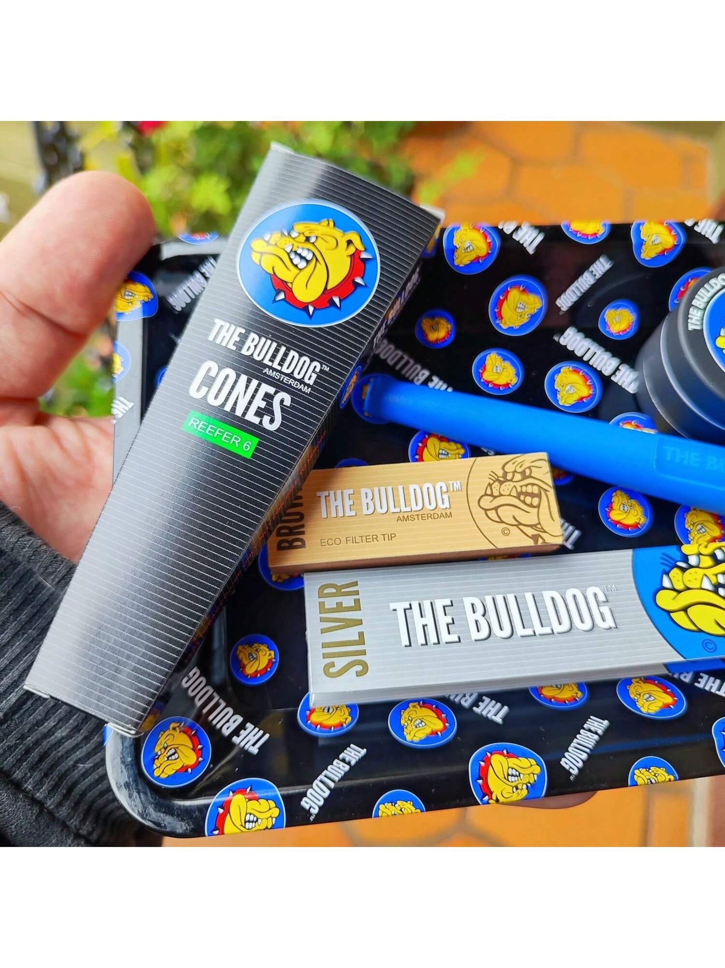 Papel para Cigarros Kit The Bulldog com Sedas Piteiras Abrasador e Bandeja